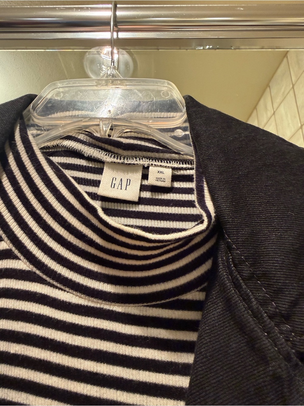 Gap Women’s Black Distressed Moto Jacket with Belt - Picture 11 of 12